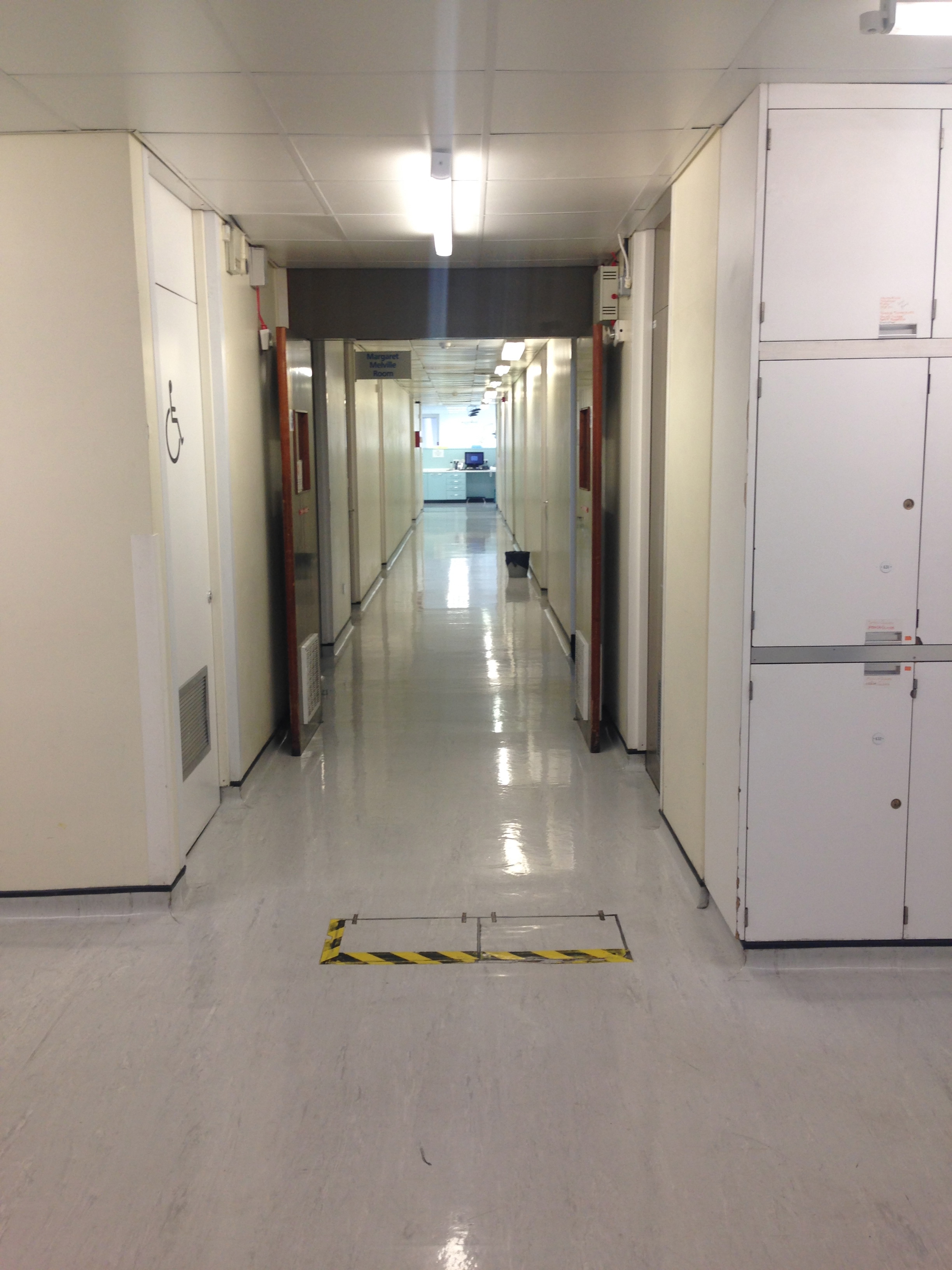 4 - Corridor to dental clinics