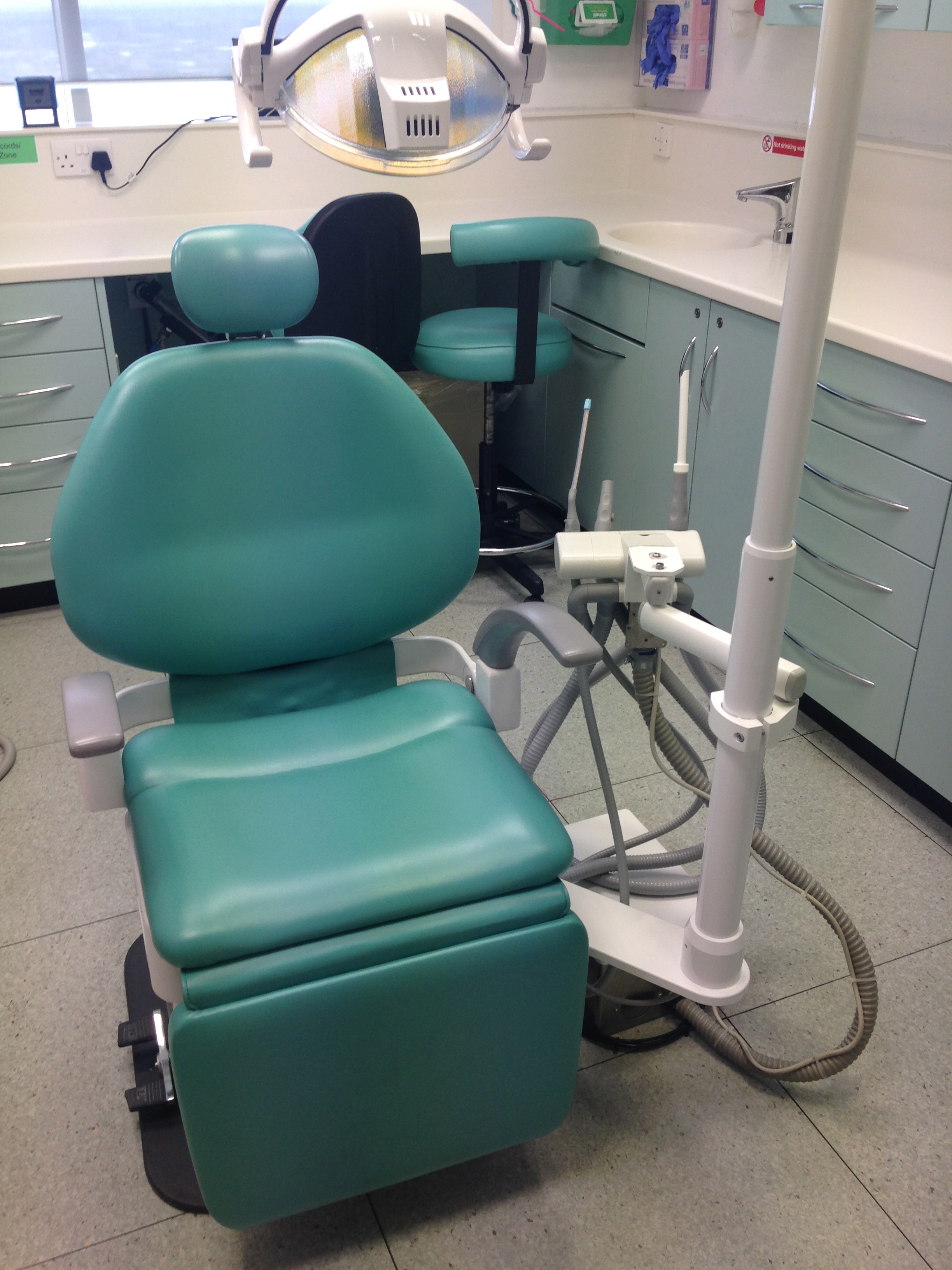 5b - Dental chair in side room (close up)